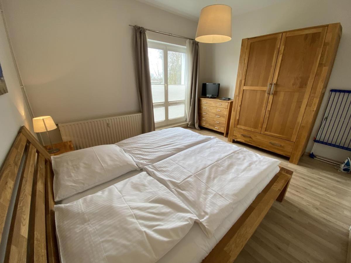 Bootshaus/ Holzdeck Apartamento Rostock Exterior foto