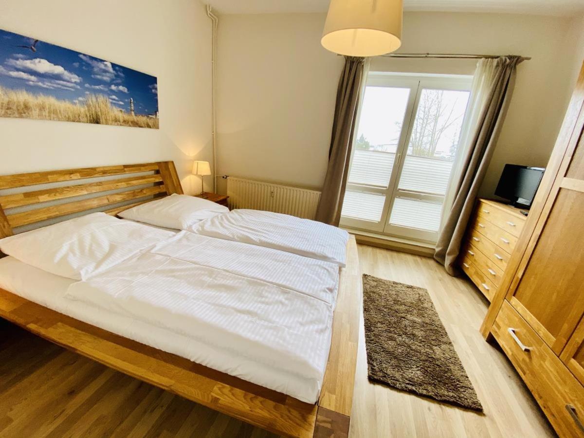 Bootshaus/ Holzdeck Apartamento Rostock Exterior foto